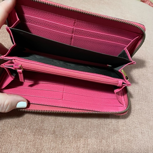 Gucci Pink and Green Striped Long Zip Wallet VGUC - Picture 8 of 8